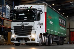 Camion arctique au dépôt de distribution de sittingbourne