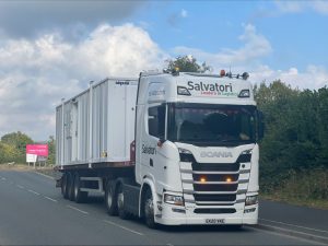 Salvatori truck transporting a cabin